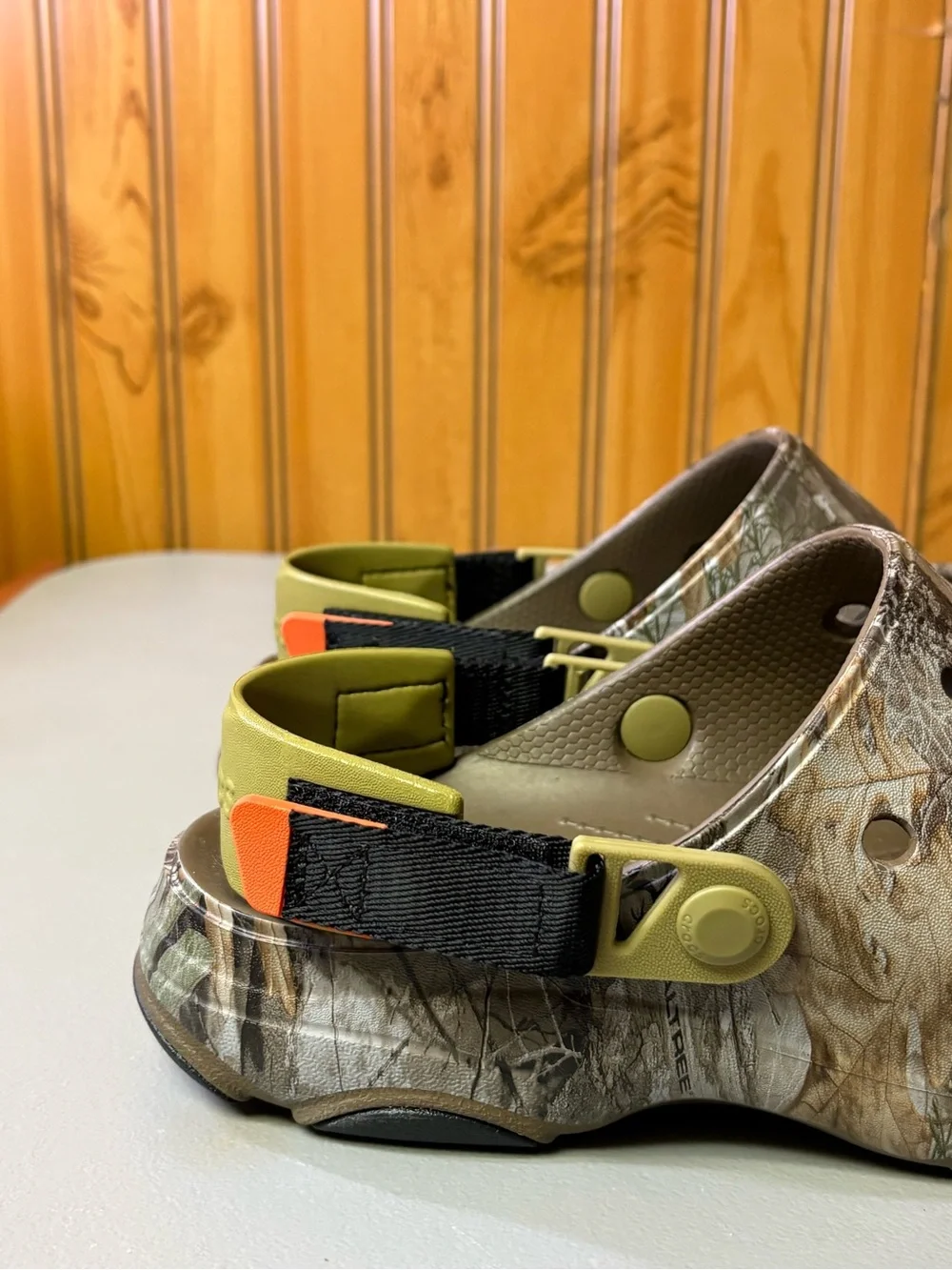 CROCS Kids' Realtree Camo Two-Strap Sandals - Olive/Gray
